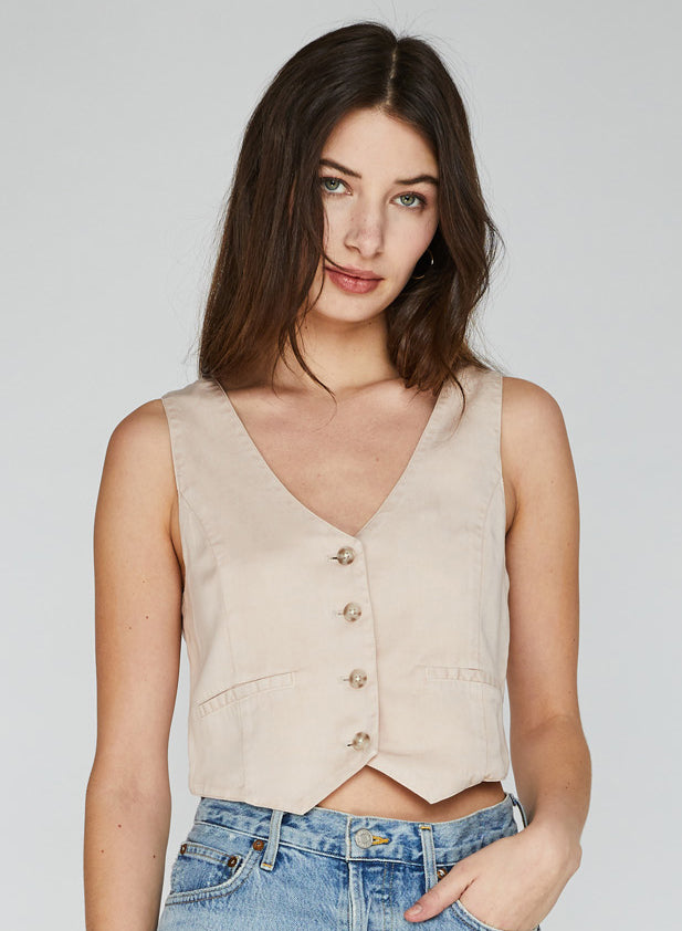 Tencel twill fitted vest in creamy linen wash by Gentle Fawn at Tru Blue Boutique