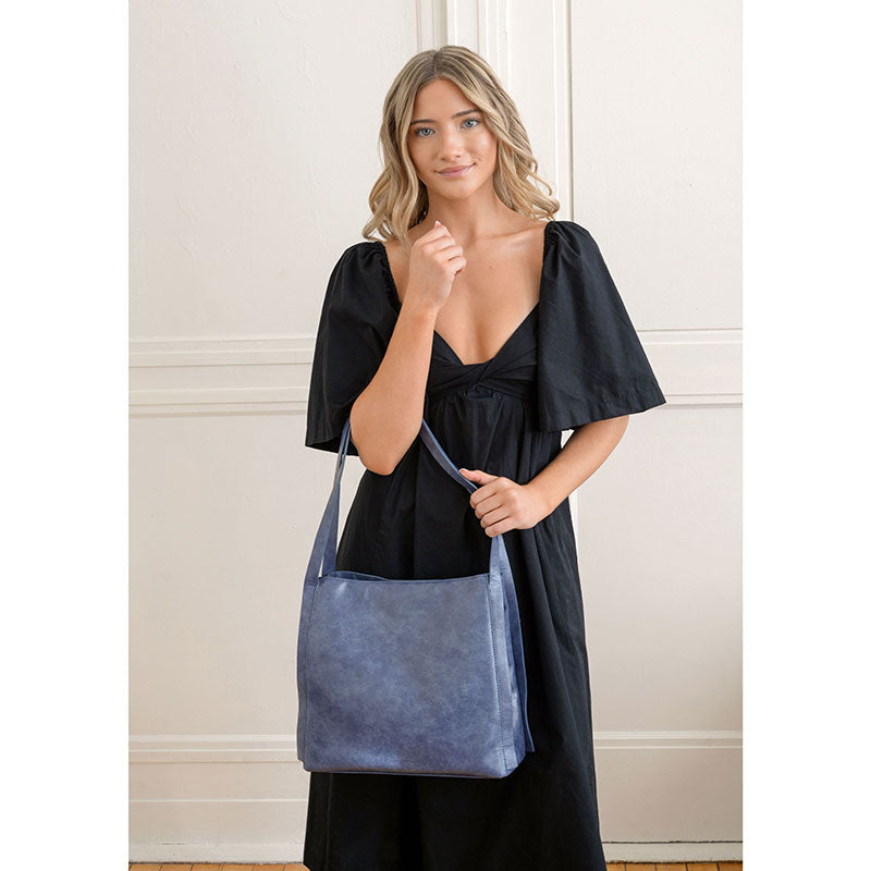 Vegan leathe tote bag with pockets and zipper closure - Tru Blue Boutique